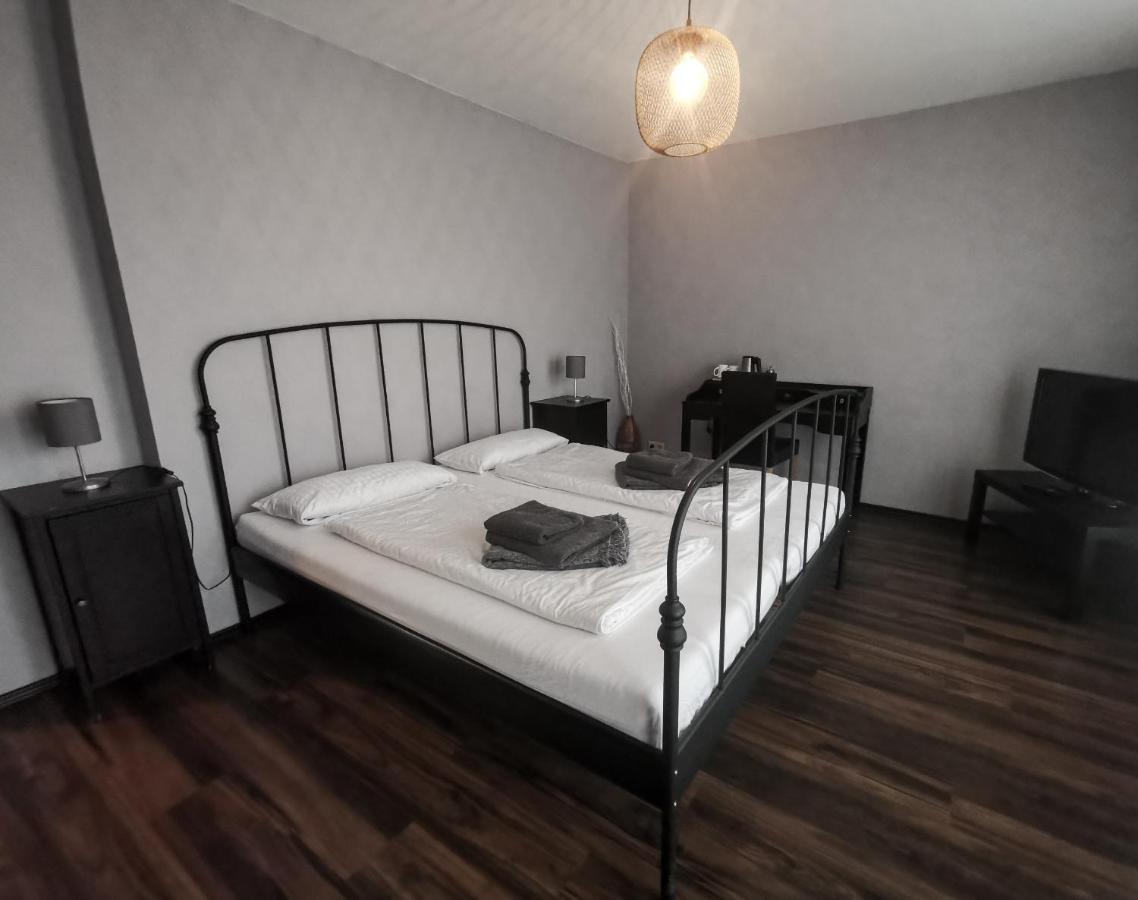 Kontraste Hotel Neumunster Bagian luar foto